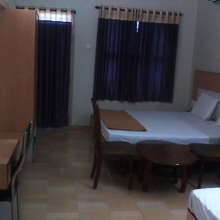 Hotel Pasuparthy Residency Τιρουπάτι Εξωτερικό φωτογραφία