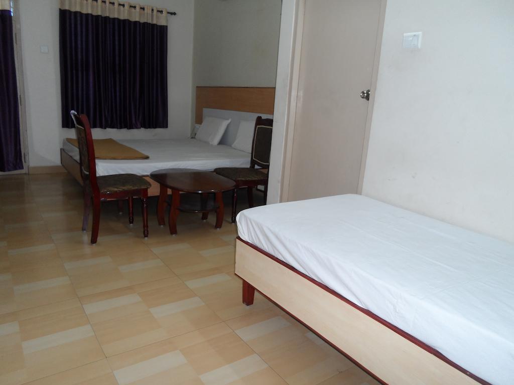 Hotel Pasuparthy Residency Τιρουπάτι Δωμάτιο φωτογραφία