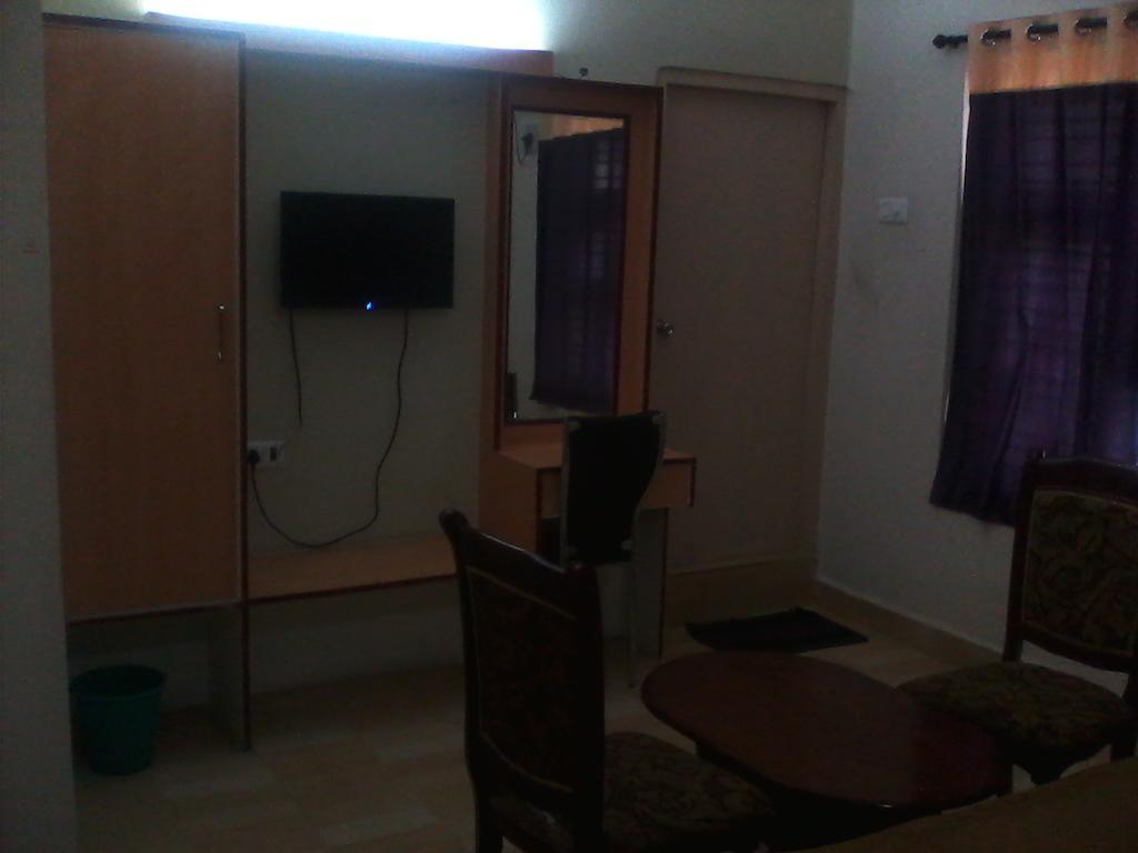 Hotel Pasuparthy Residency Τιρουπάτι Εξωτερικό φωτογραφία